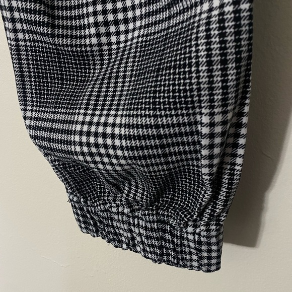 No Boundaries XXL Black and White Patterned Stretchy Utility Jogger Pants - Picture 5 of 6